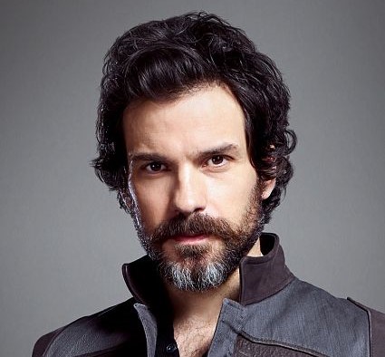 Merlin Actor Santiago Cabrera Photo