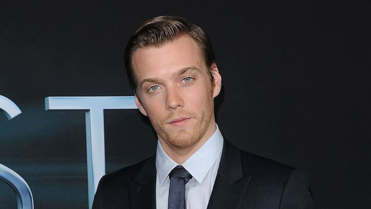 Actor Jake Abel Photo