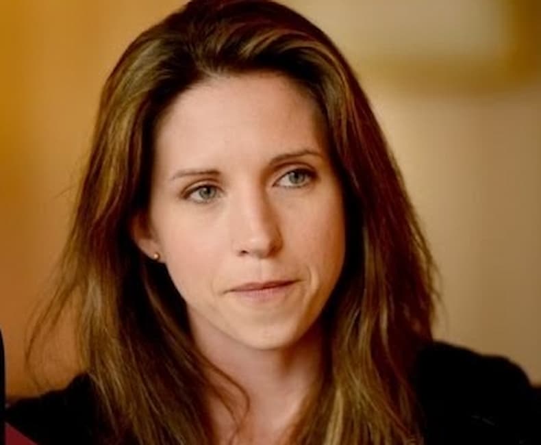 Emily Perkins Photo 