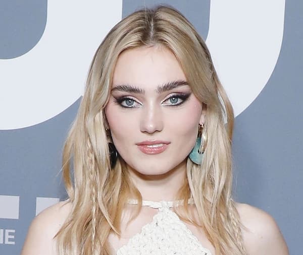 Singer Meg Donnelly Photo