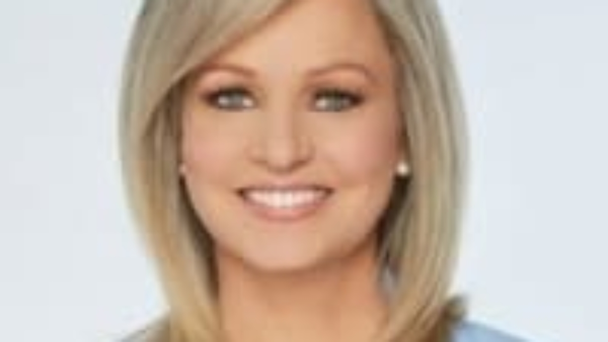 business and news reporter Sandra Smith